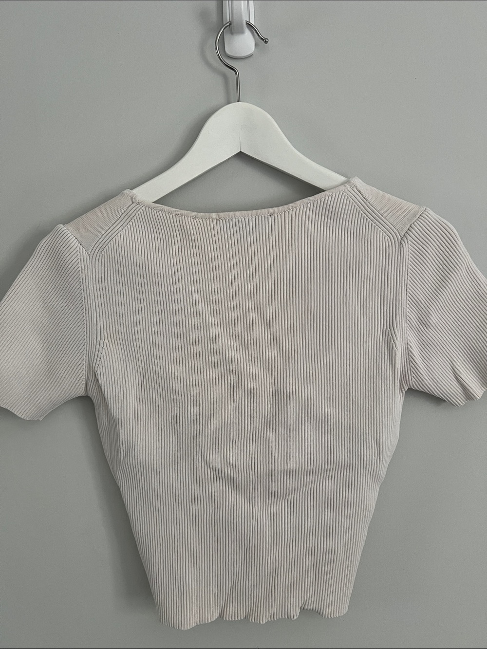 Jaspal crop Top in off white color - Picture 3 of 6